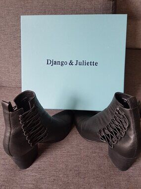 Django & Juliette Black Leather Ankle Boots